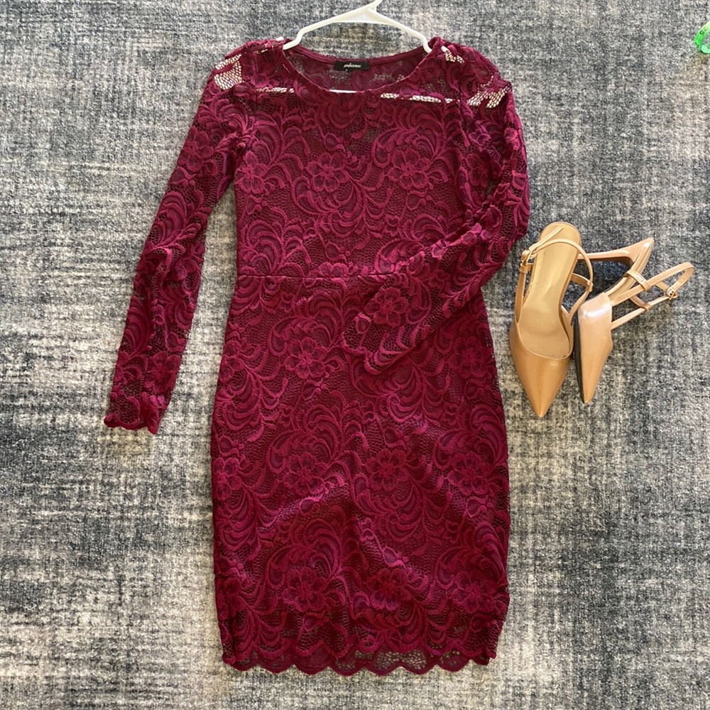 Maroon Form Fitting Lace Dress